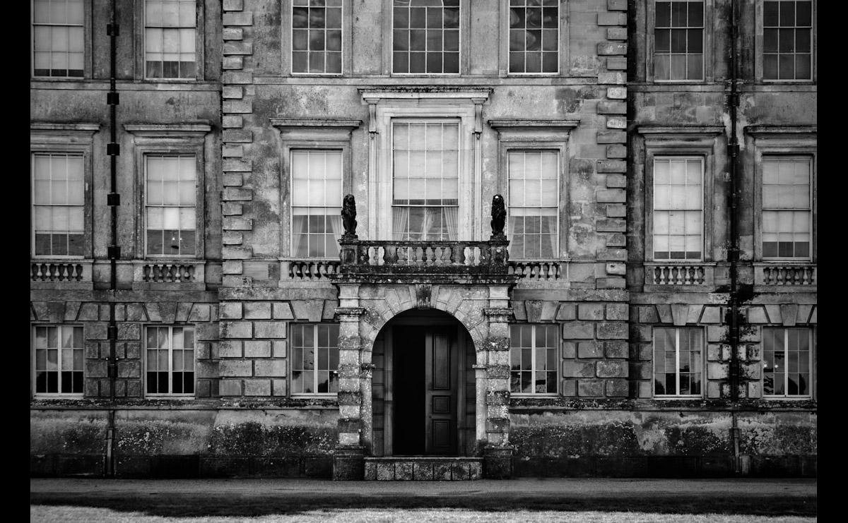 Gebäude Schwarz & Weiß