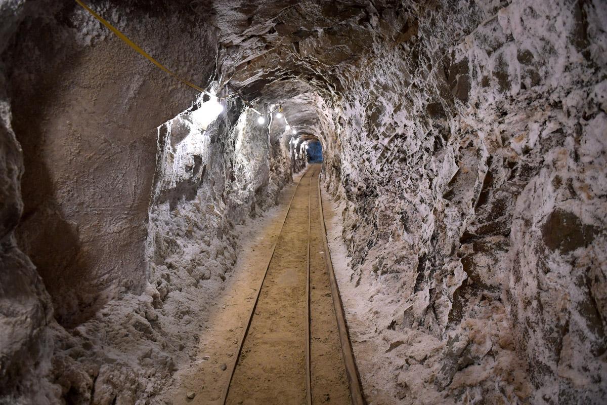 Tunnel Schwarz & Weiß